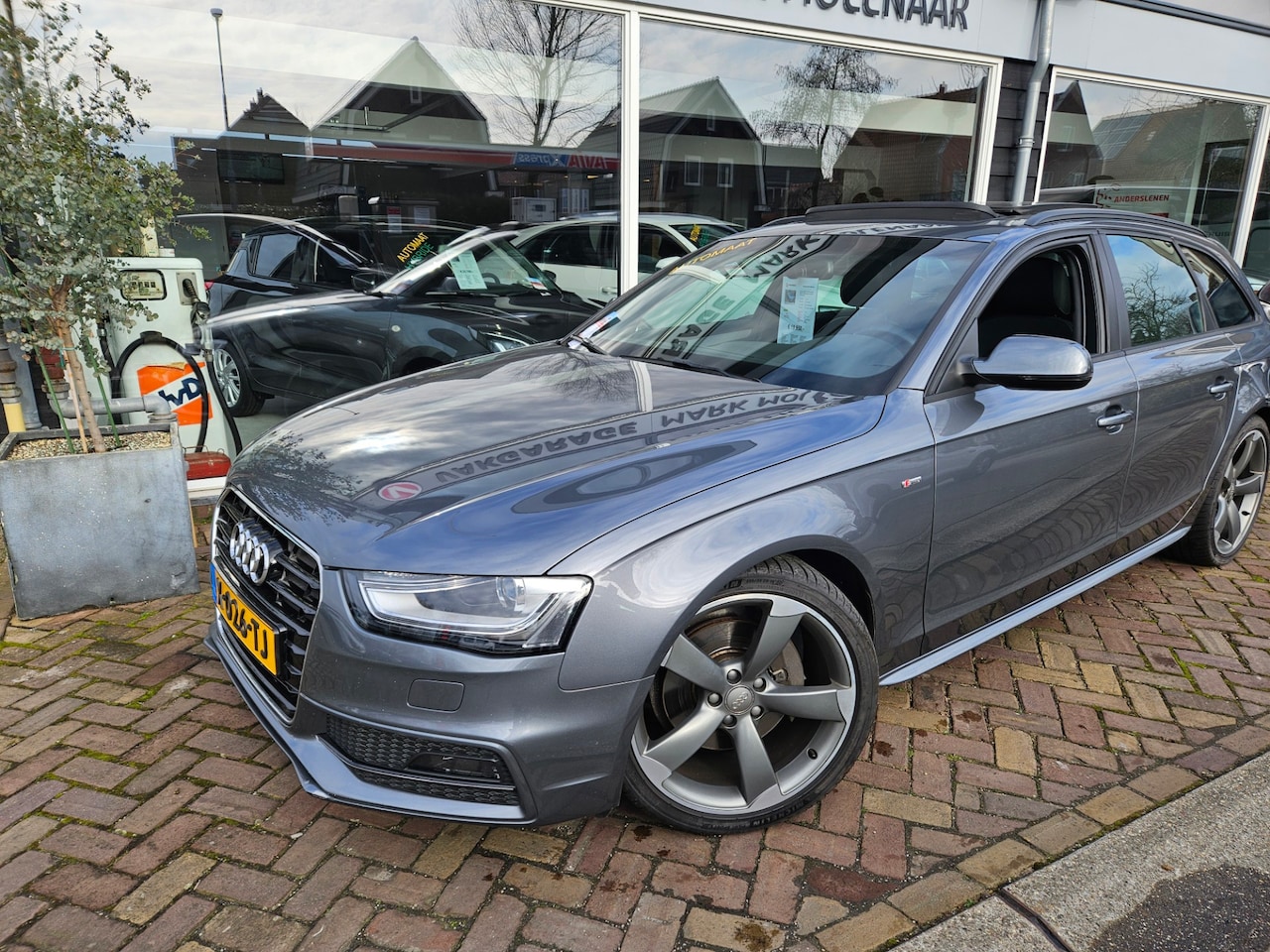 Audi A4 Avant - 2.0 TFSI automaat, quattro S Edition,panorama,pracht van een auto - AutoWereld.nl