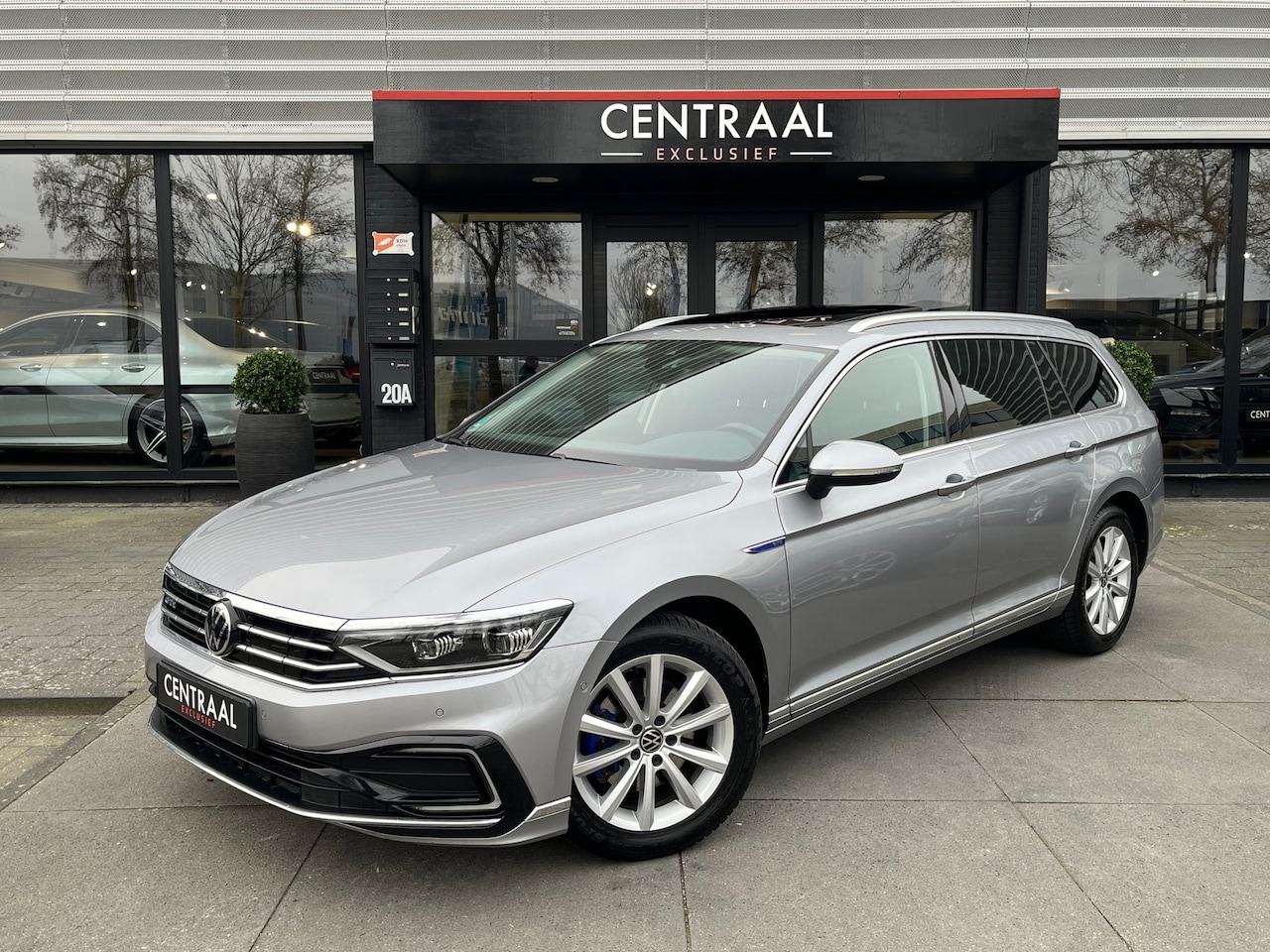 Volkswagen Passat Variant - 1.4 TSI PHEV GTE 218PK|Pano|Massage|360Camera|Leder|Keyless|ACC|Carplay|Ambient Light - AutoWereld.nl