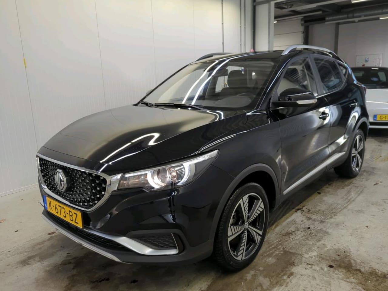 MG ZS - EV Luxury 45 kWh NL AUTO | PANO | LEDER | - AutoWereld.nl