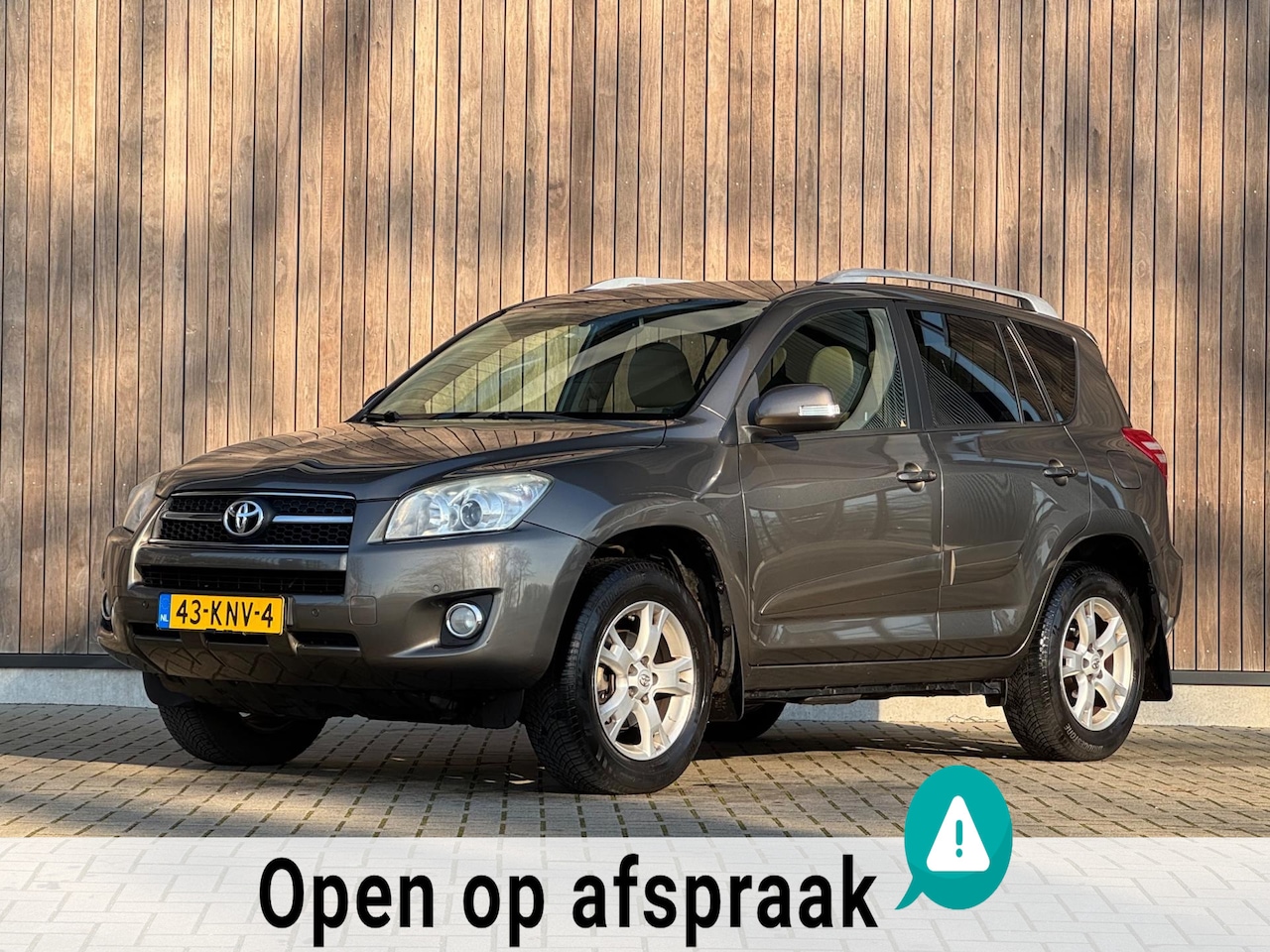 Toyota RAV4 - 2.0 VVTi Executive Business |Navi|Leder|Trekhaak - AutoWereld.nl