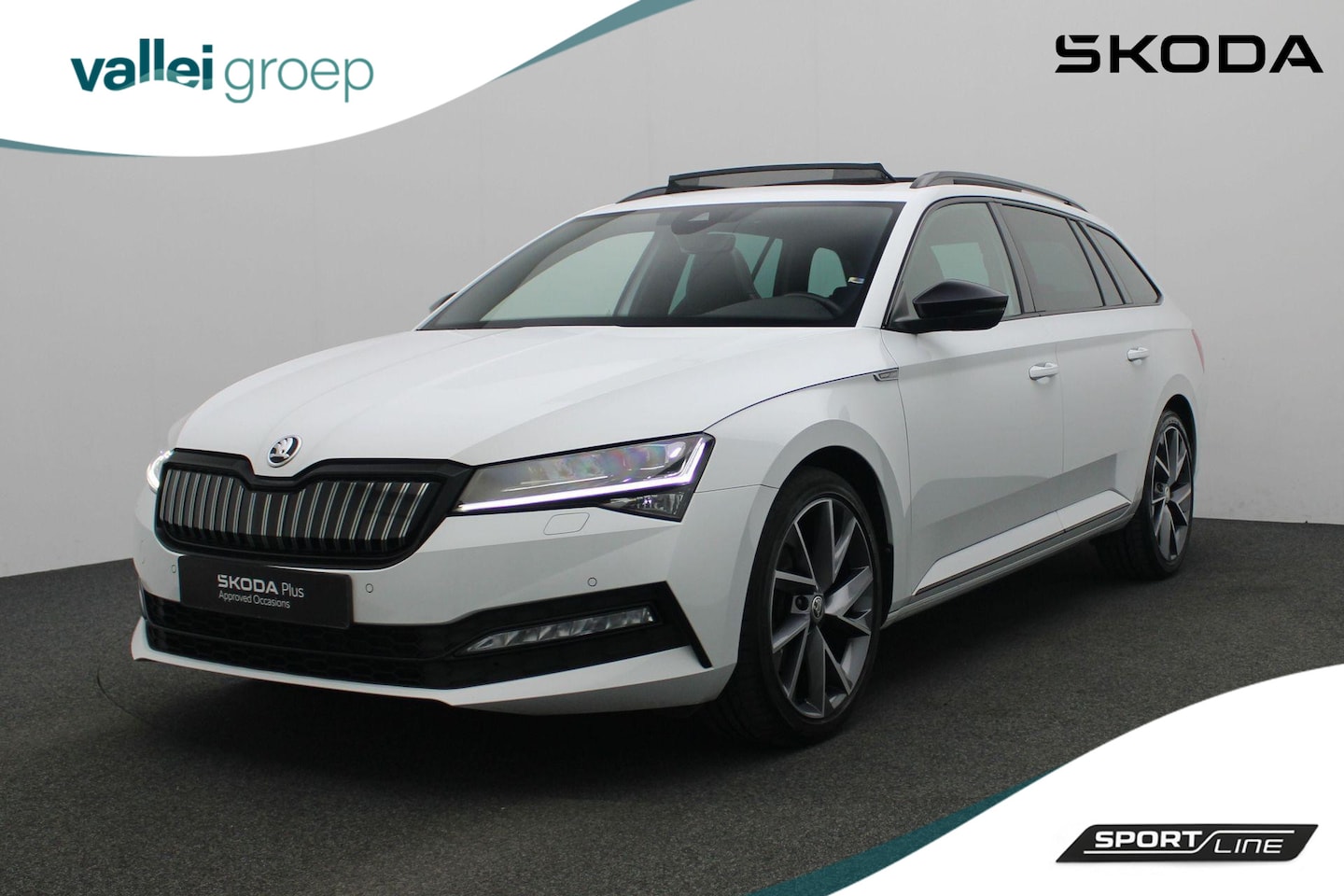 Skoda Superb Combi - 1.4 TSI 218 pk DSG iV Sportline Business | Panoramadak | Trekhaak | Geheugenstoelen | Lede - AutoWereld.nl