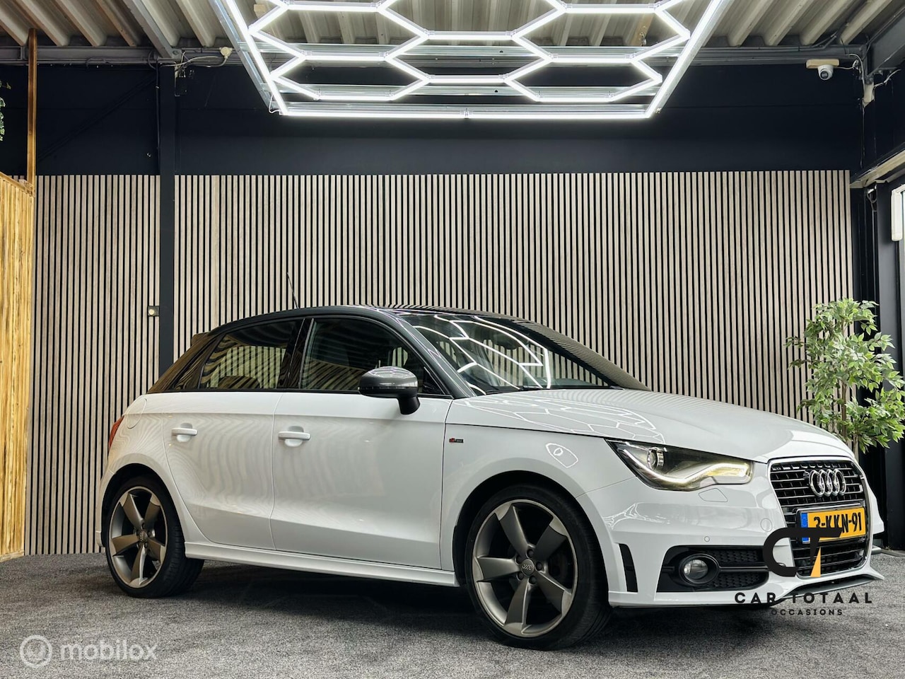 Audi A1 Sportback - 1.4 TFSI Pro 3x Line S|PANO|KEYLESS|BOSE|SCHAALSTOEL. - AutoWereld.nl