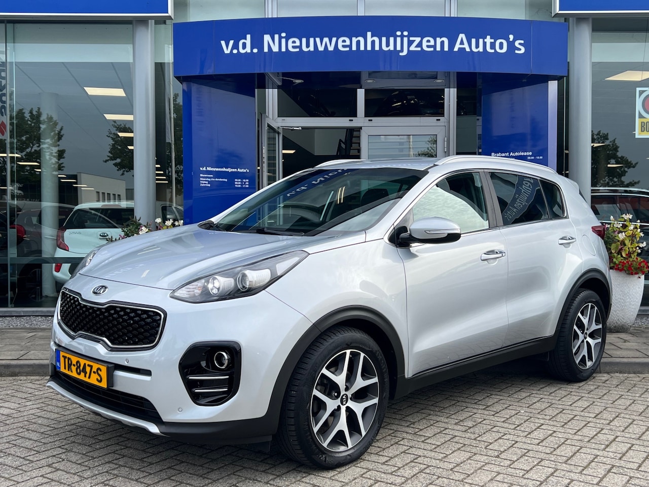 Kia Sportage - 1.6 GDI Design Edition | Cruise | Climate | Leder | Info;F.Bogaars 0492-588956 - AutoWereld.nl