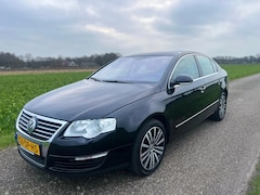 Volkswagen Passat - 3.2 V6 Highline 4M Dsg