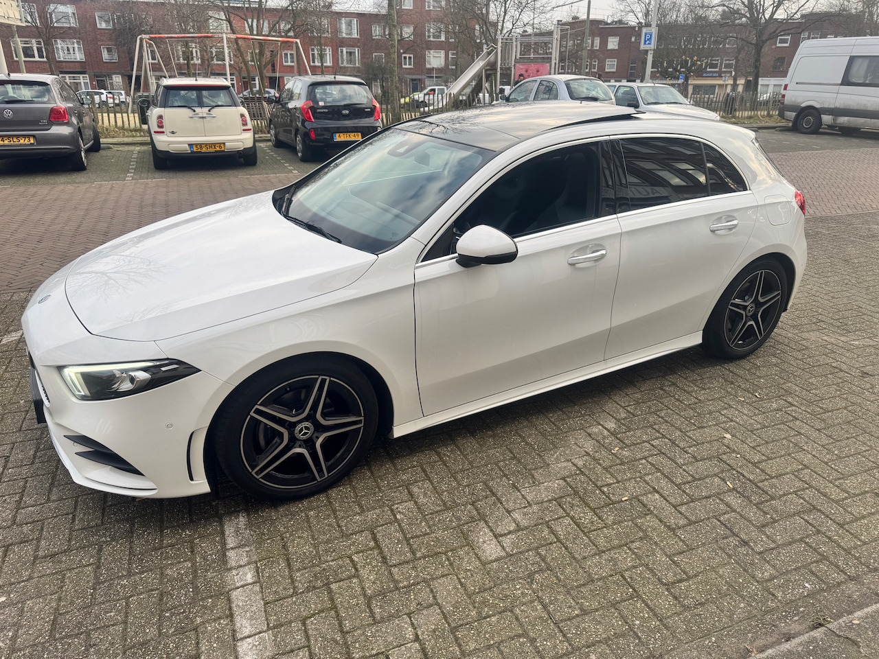 Mercedes-Benz A-klasse - 200 Premium Plus AMG Pakket - AutoWereld.nl