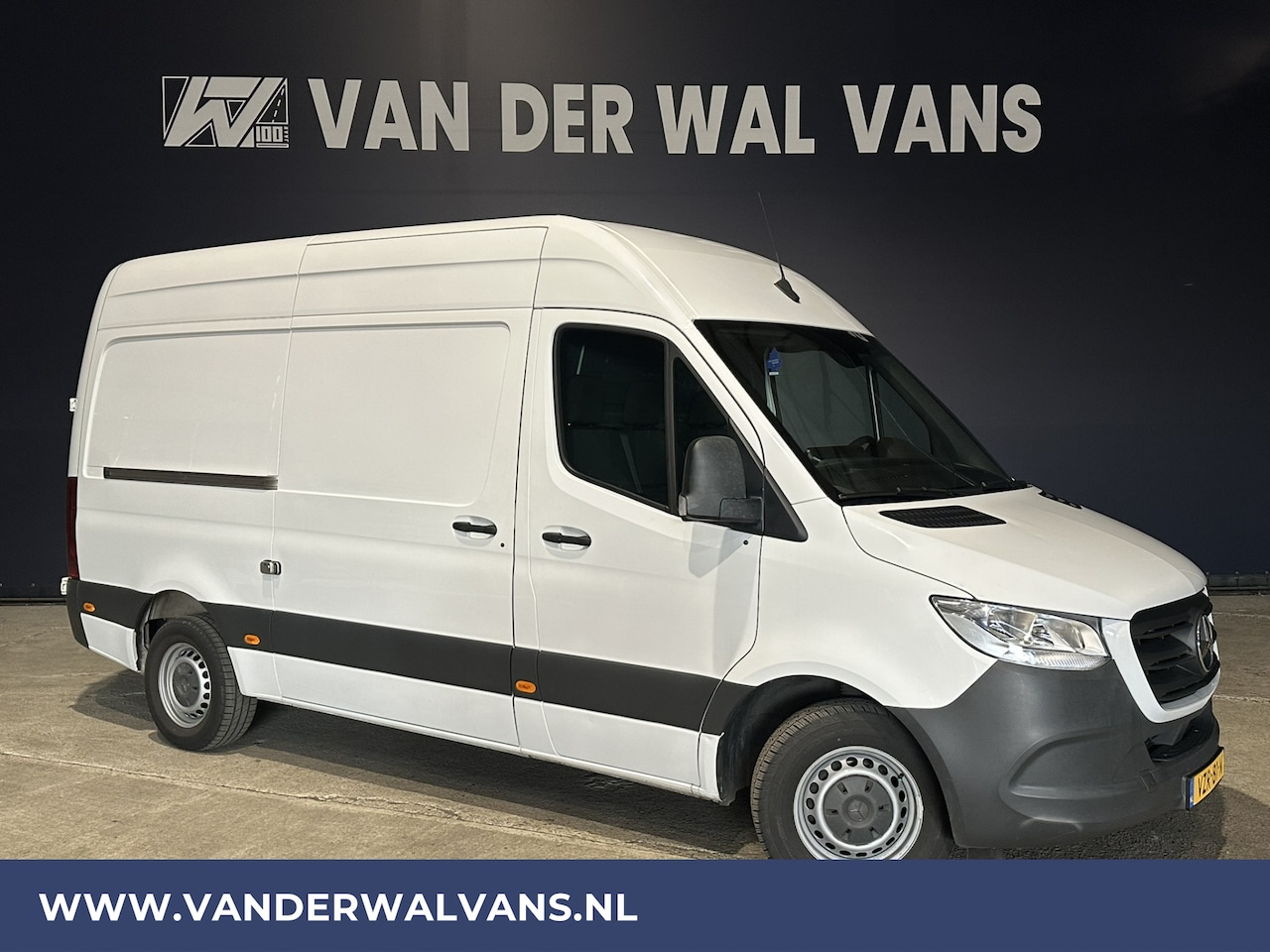 Mercedes-Benz Sprinter - 317 CDI 170pk L2H2 Euro6 Airco | Camera | Apple Carplay | Trekhaak | Cruisecontrol Android - AutoWereld.nl