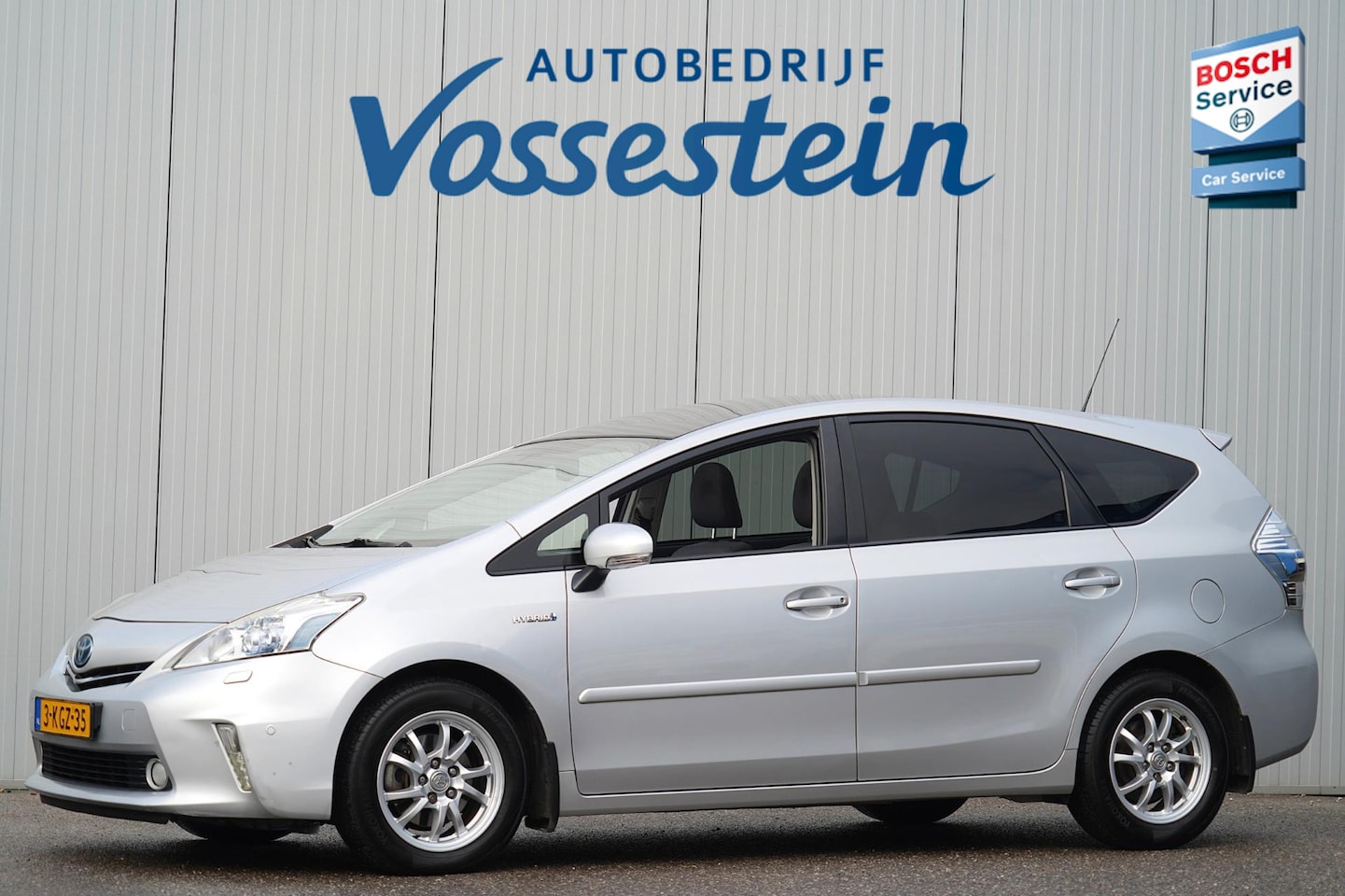 Toyota Prius Wagon - 1.8 Dynamic Business / 7-Pers. / Head-Up / Panodak / Camera / NL-Auto / Navigatie - AutoWereld.nl