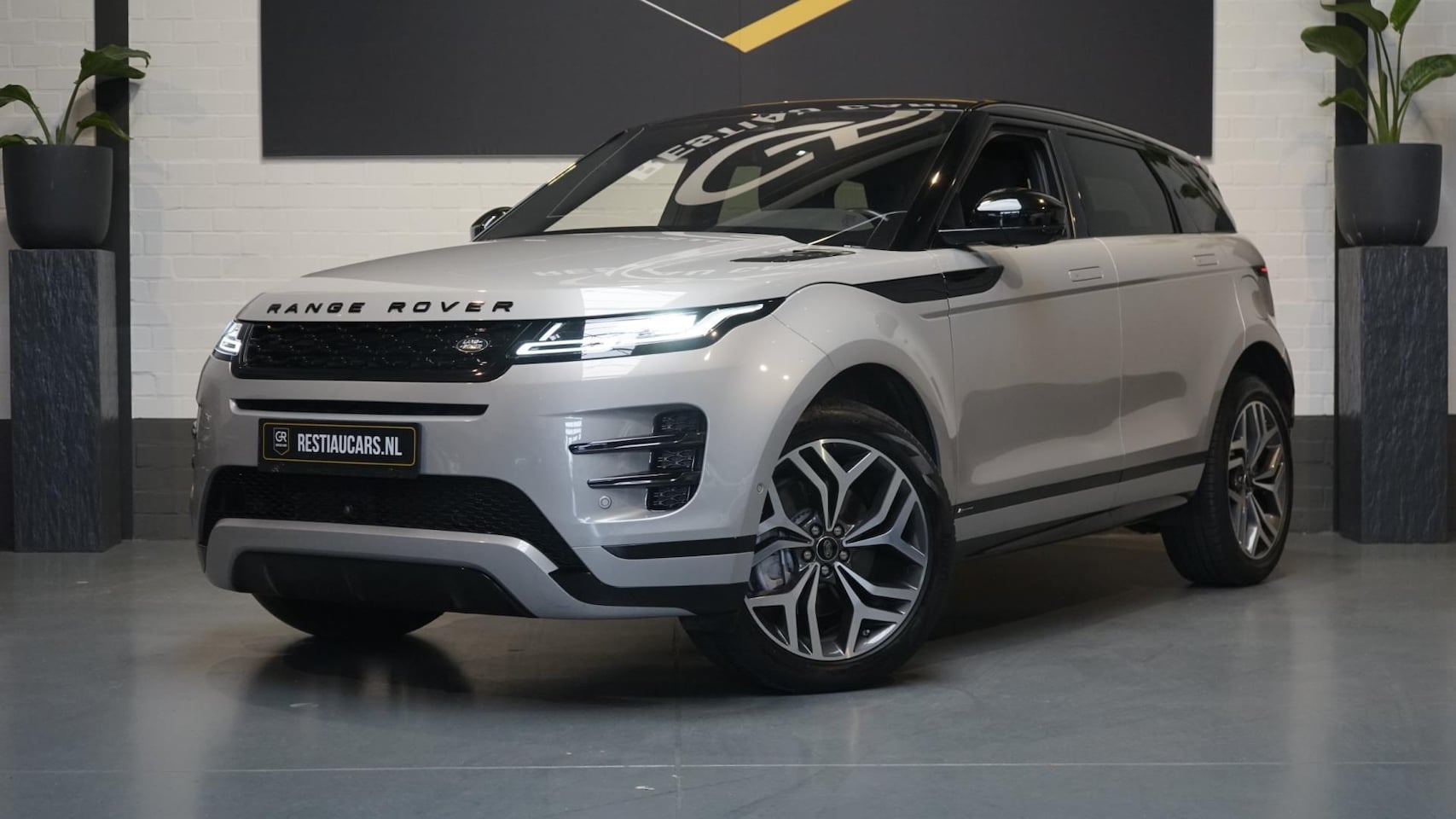 Land Rover Range Rover Evoque - 1.5 P300e AWD R-Dynamic HSE AUTOMAAT-360 CAMERA-FULL LED-KEYLESS-MEMORY-MERIDIAN-PANORAMA- - AutoWereld.nl