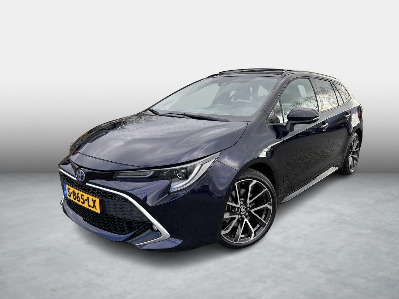 Toyota Corolla Touring Sports - 2.0 Hybrid Premium | Panoramadak | Dodehoek | JBL - AutoWereld.nl