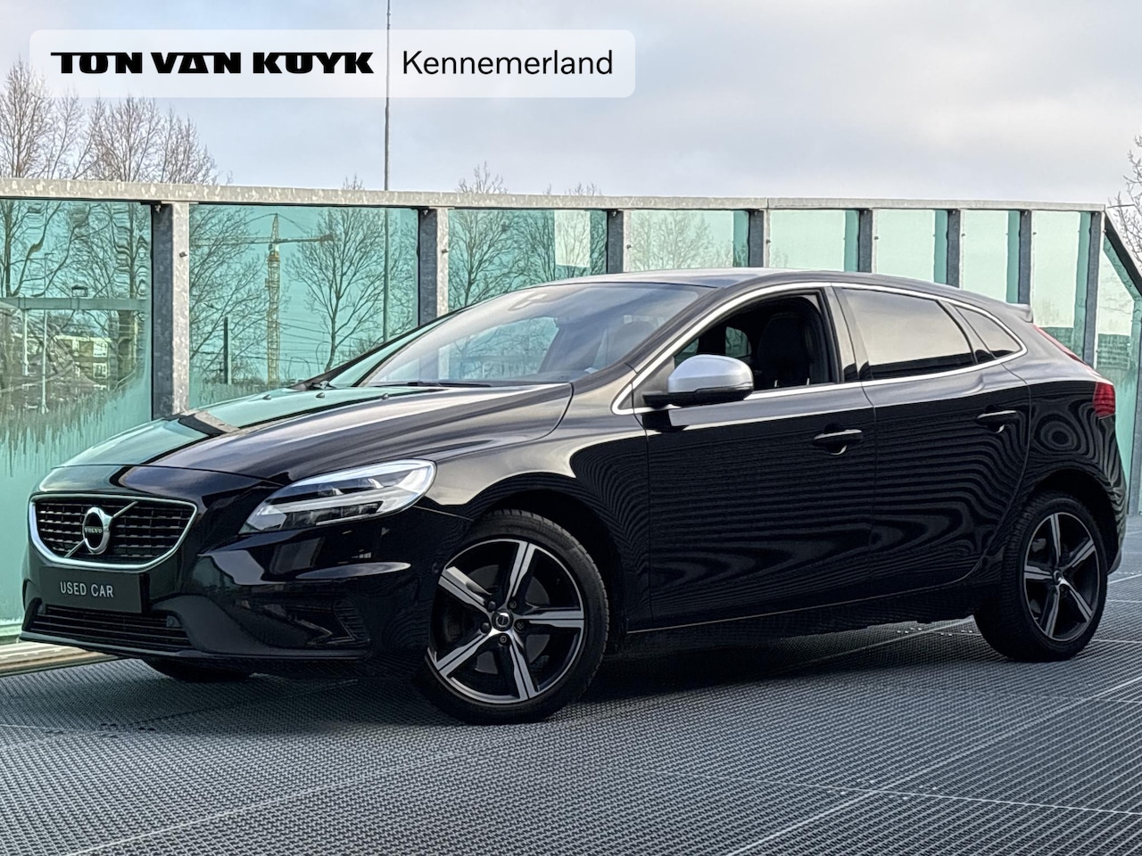 Volvo V40 - 1.5 T3 Polar+ Sport Automaat, R-design, Panoramadak, Stoelverwarming, High performance aud - AutoWereld.nl