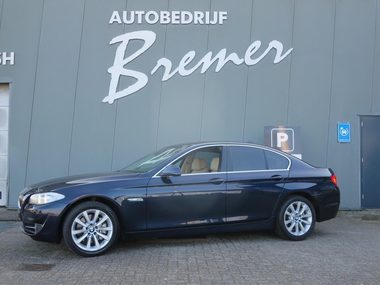 BMW 5-serie - 528ii Aut. High Executive Comfortstoelen Trekhaak - AutoWereld.nl