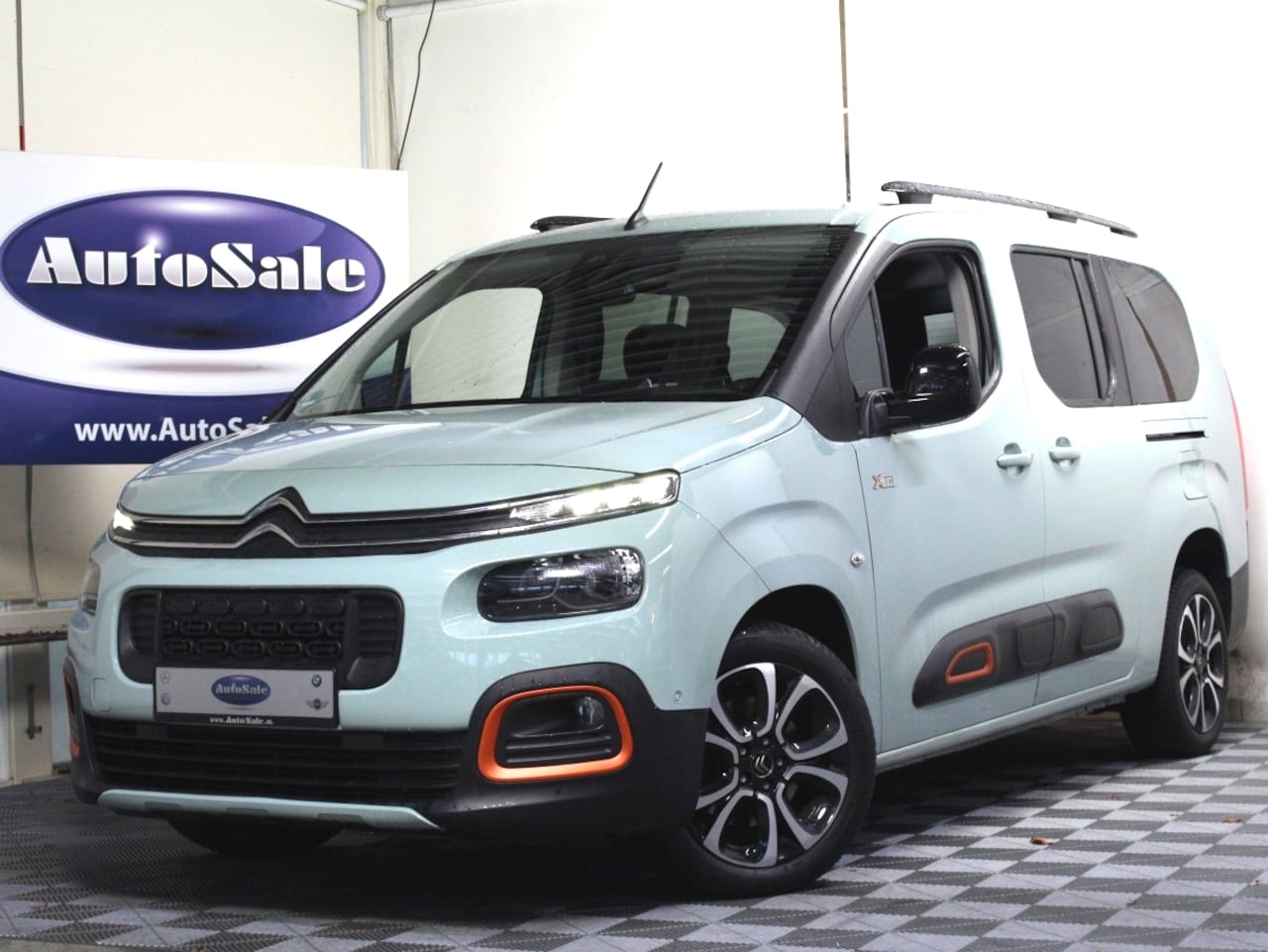 Citroën Berlingo XL - 1.2 PureTech Shine 7p. 1eEIGENAAR! CARPLAY STOELVW CAMERA '20 - AutoWereld.nl