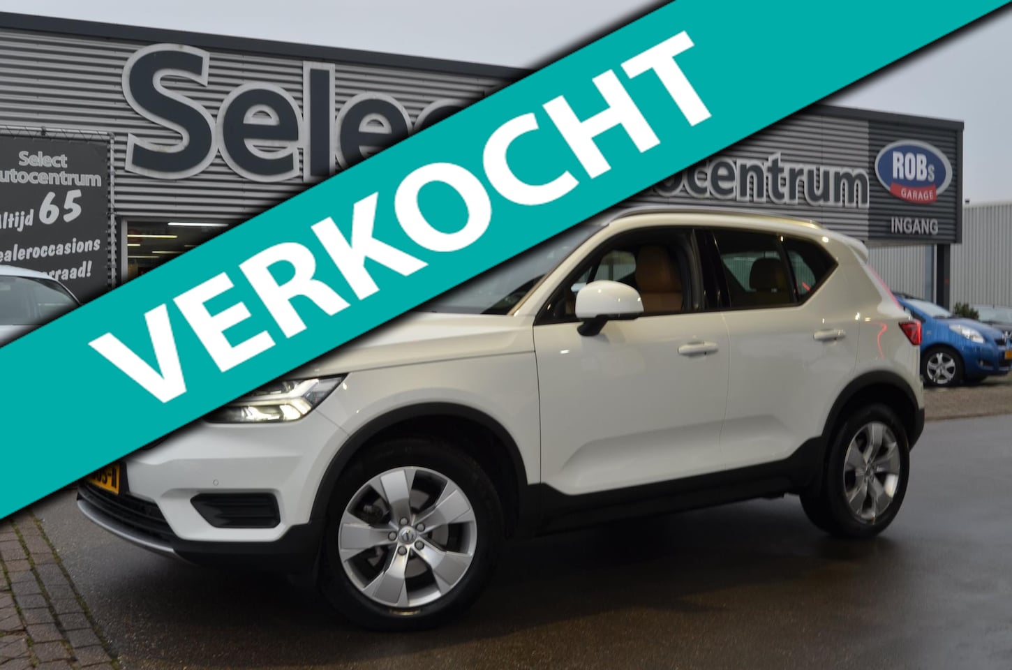 Volvo XC40 - 2.0 T4 Momentum|LEDEREN BEKL.|190PK|NAVI|TREKHAAK|DEALER ONDERH|BOEKJES|NAP - AutoWereld.nl