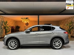 Alfa Romeo Stelvio - 2.0 T AWD Super Garantie 280 PK Leder Xenon Camera Cruise Rijklaar