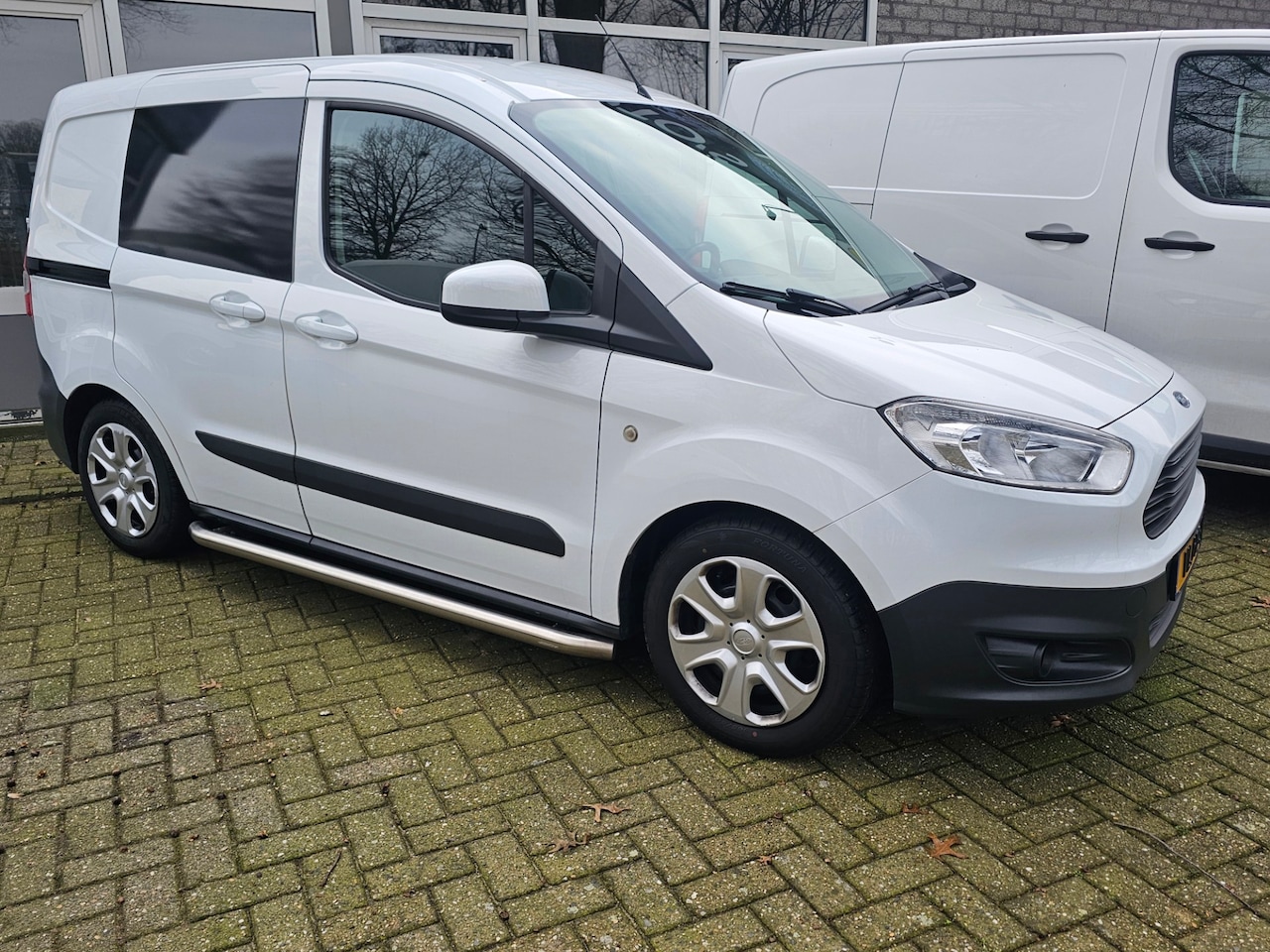 Ford Transit Courier - 1.0 Trend Airco/Trekhaak - AutoWereld.nl