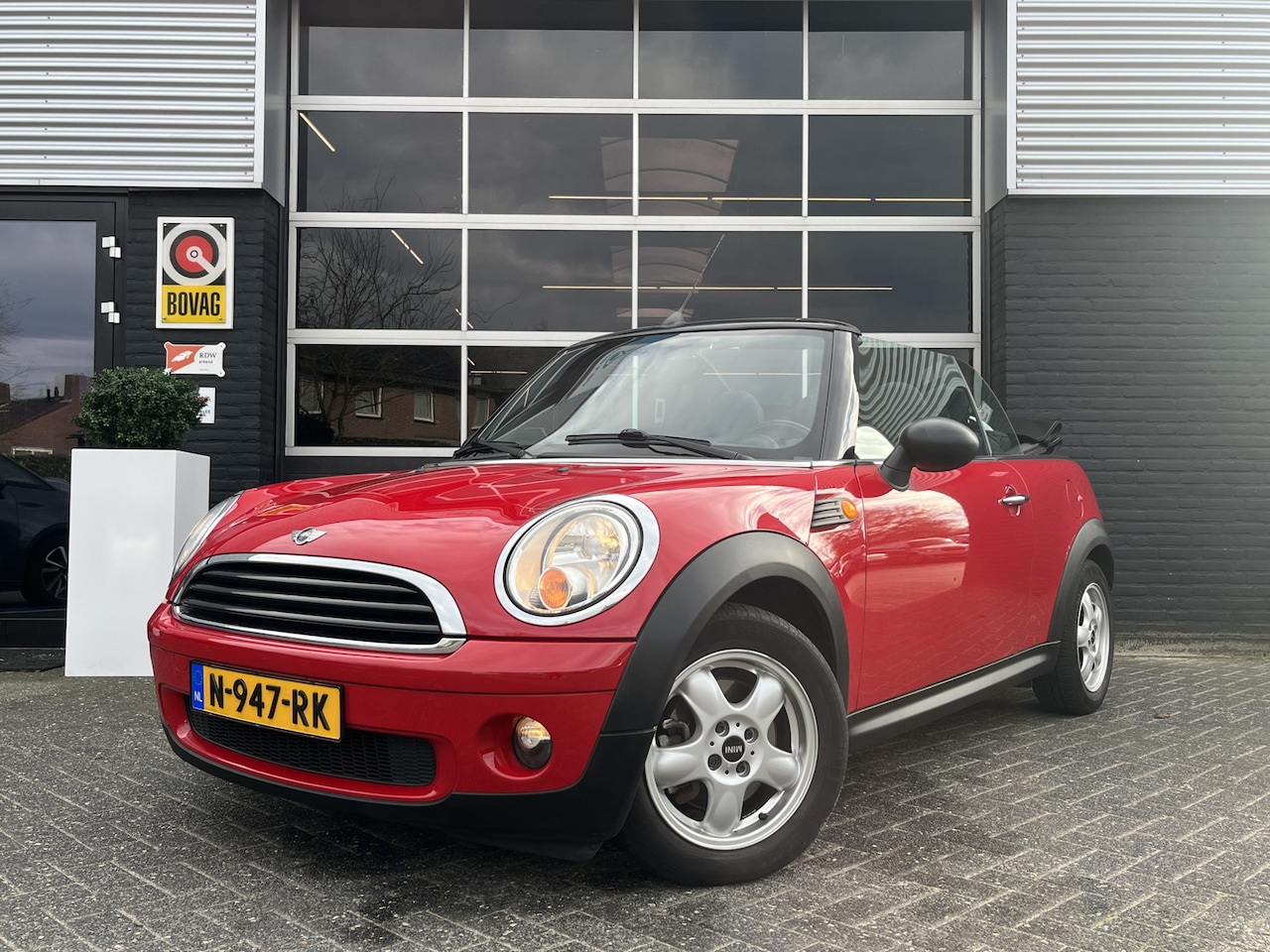 MINI Cabrio - 1.6 One Salt Mini 1.6 One Salt, Airco, Radio, Leder, Pdc, Lm - AutoWereld.nl