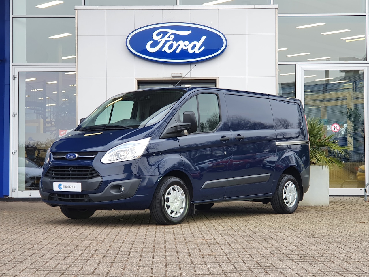 Ford Transit Custom - 270 2.2 TDCI 6 versn. Airco | Camera | Parksens. V+A | Trekhaak | 2 zitplaatsen rechtsvoor - AutoWereld.nl