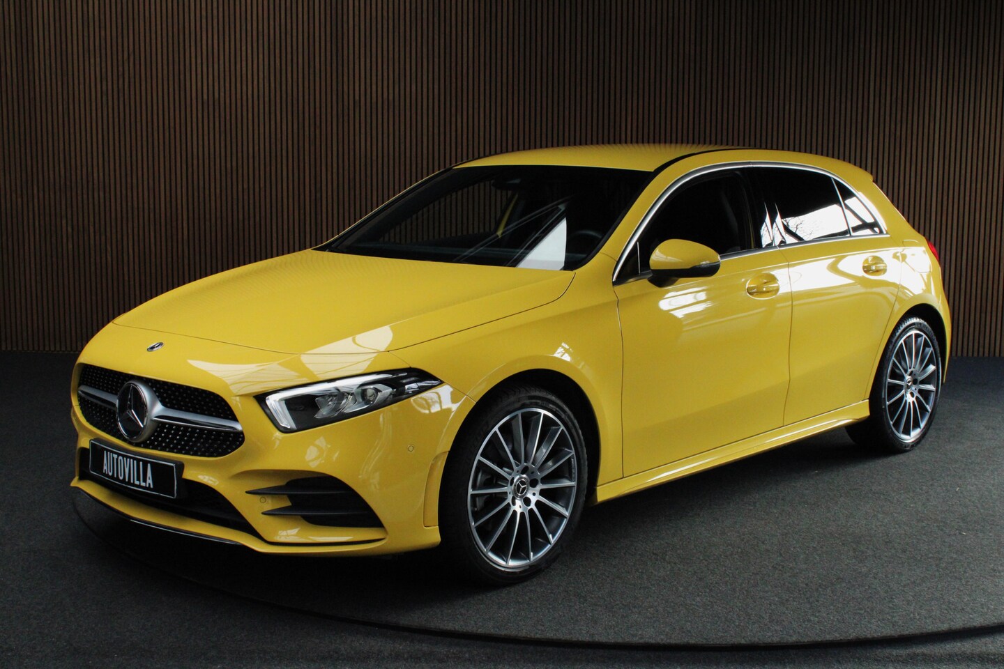 Mercedes-Benz A-klasse - 250 e AMG Line Leer Navi PTS LM velgen EQ BTW auto! - AutoWereld.nl