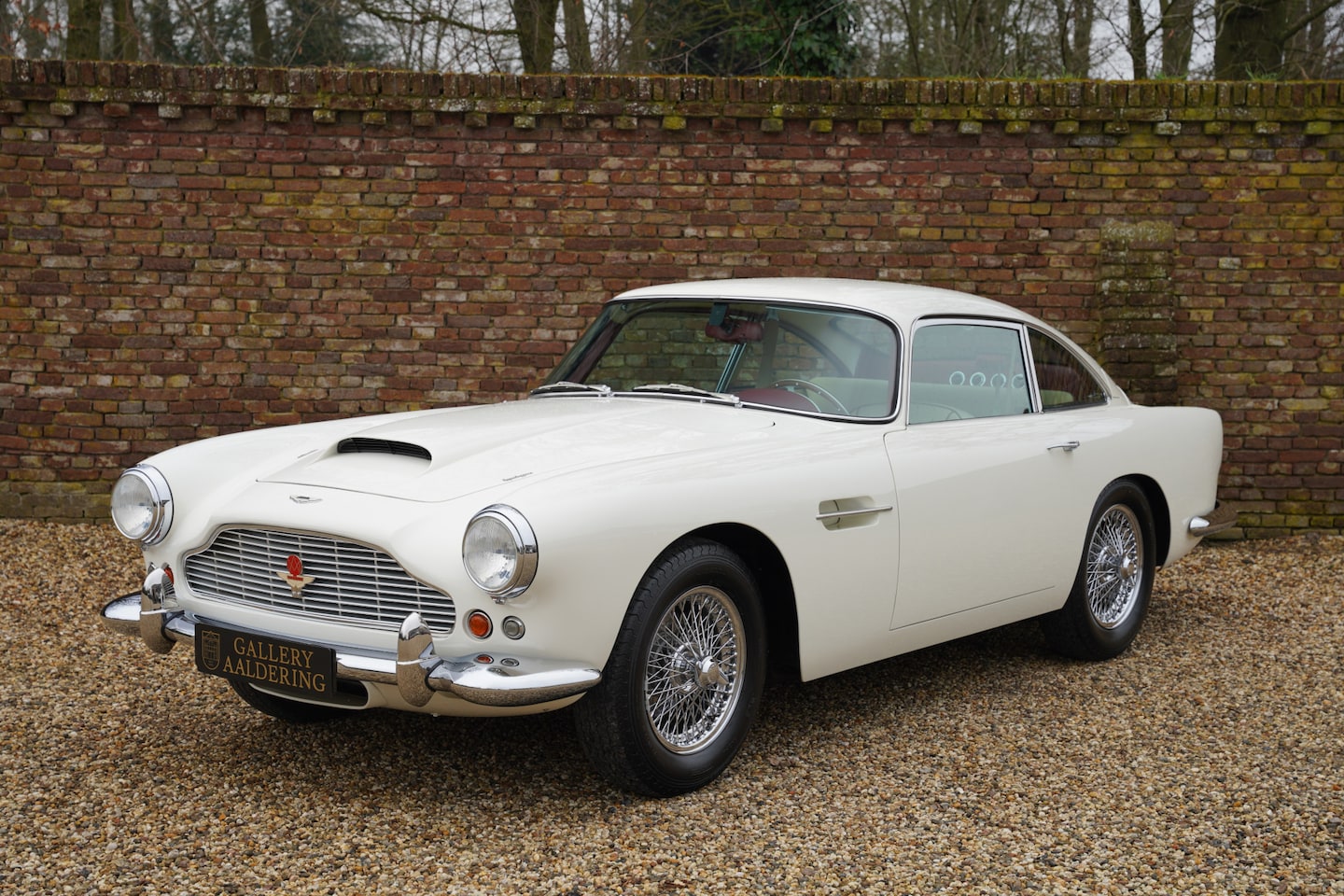 Aston Martin DB4 - Series 3 Fully restored by Aston Martin Works Service in the UK, Extensive restoration rep - AutoWereld.nl