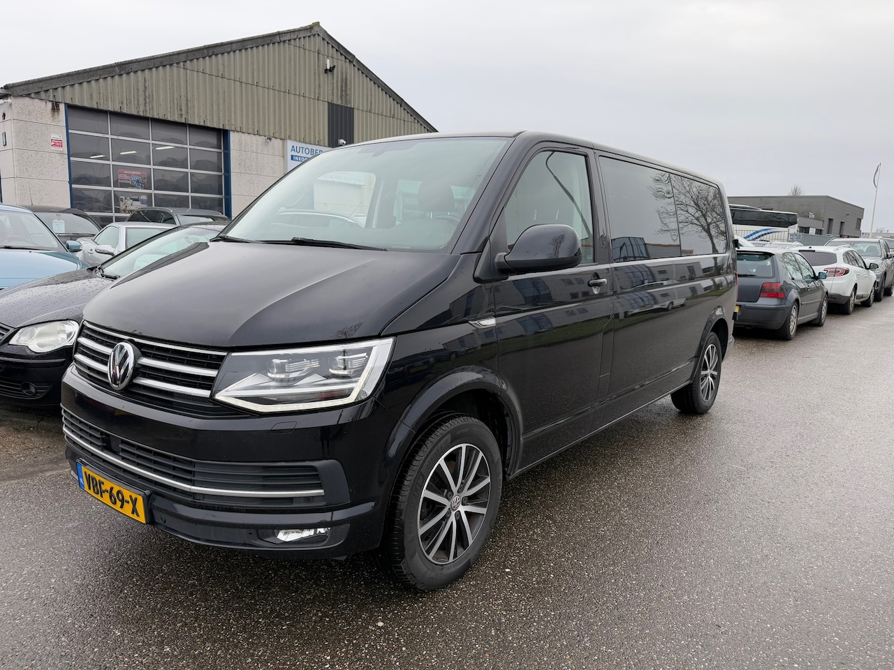 Volkswagen Transporter - 2.0 TDI L2H1 DC Highline Automaat NAV.+ Airco Bj:2019 NAP! - AutoWereld.nl