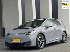 Volkswagen ID.3 - First Plus 58 kWh, eerste eigenaar, trekhaak, achteruitrijcamera, NL auto met nationale au