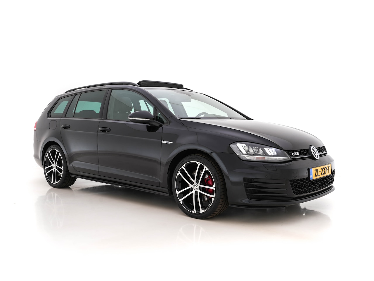 Volkswagen Golf Variant - 2.0 TDI GTD Aut. *PANO | XENON | SPORT-SEATS | ECC | HEATED-SEATS | PARKPILOT | SHIFT-PADD - AutoWereld.nl