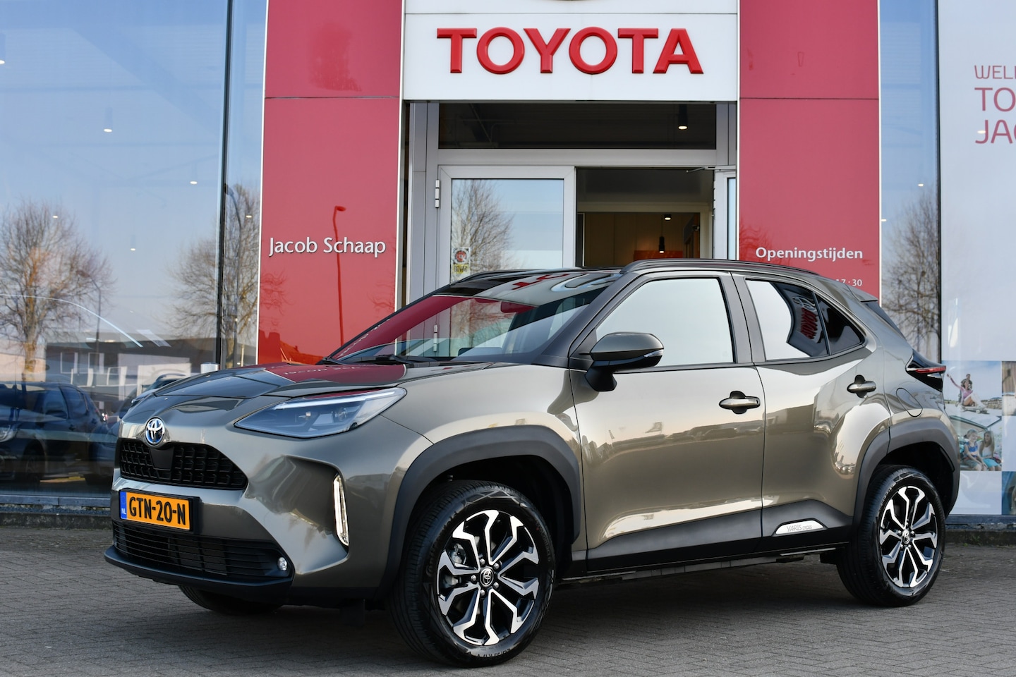 Toyota Yaris Cross - 1.5 Hybrid 115 First Edition Automaat 116pk | Stoel -en stuurverwarming | Voorruitverwarmi - AutoWereld.nl