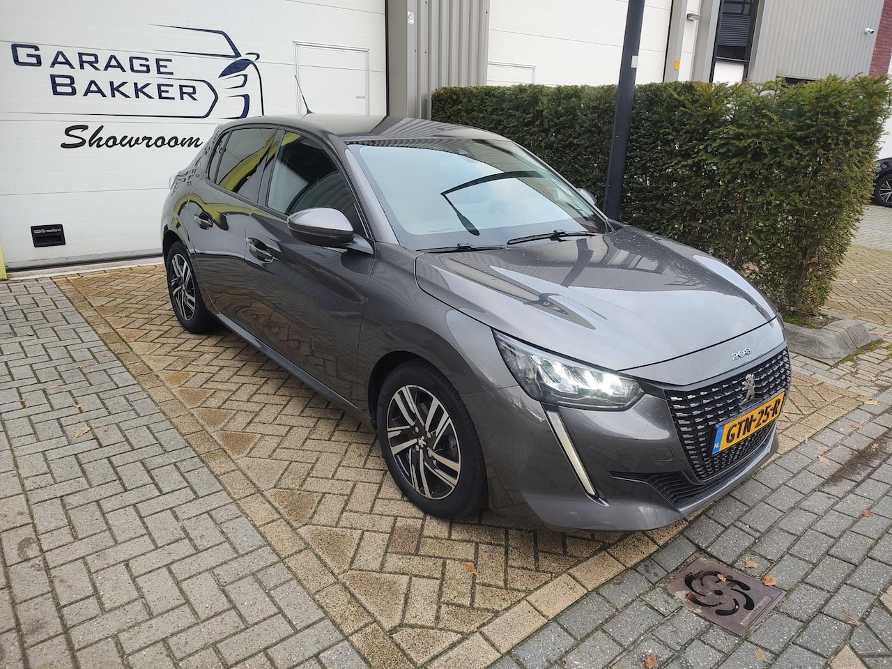 Peugeot 208 - 1.2 PureTech Allure Navi-Carplay Led Keyless Camera 360 - AutoWereld.nl