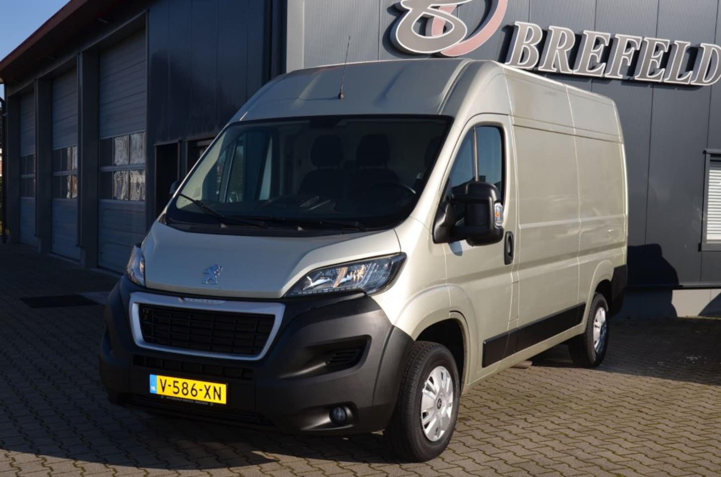 Peugeot Boxer - 2.0 BlueHDI L2H2 - AutoWereld.nl