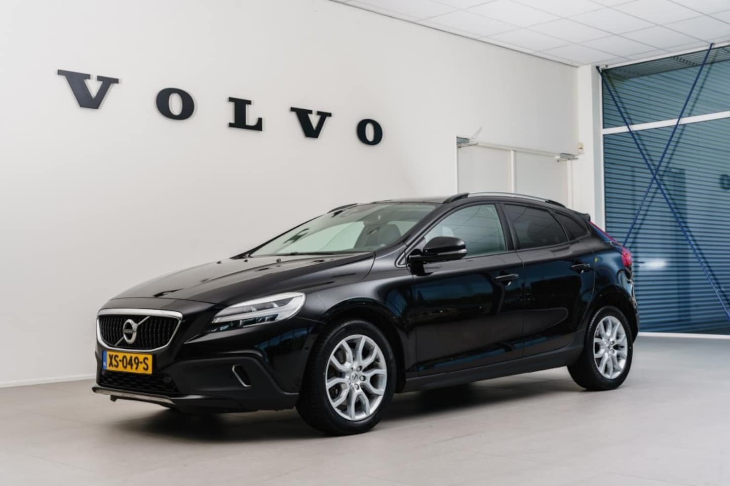 Volvo V40 - T3 Geartronic Polar+ Luxury - AutoWereld.nl