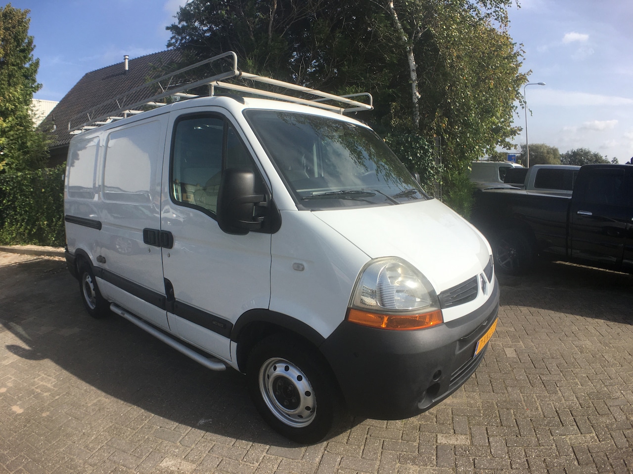 Renault Master - T28 2.5 dCi L1H1 Imperiaal, achteruitrijcamera, nwe apk, antidiefstal sloten, trekhaak - AutoWereld.nl