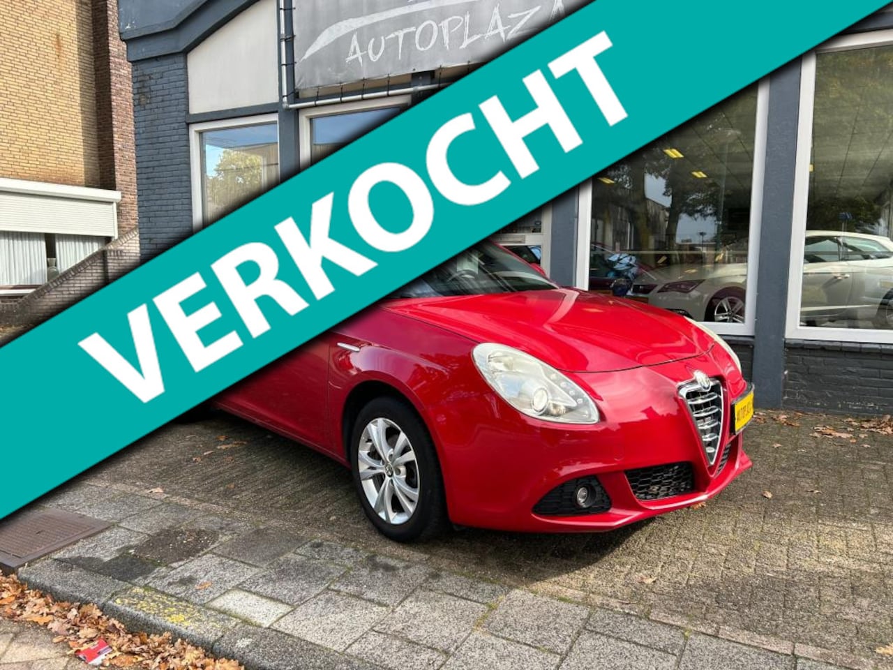 Alfa Romeo Giulietta - 1.4 T / CLIMAT / CRUISE / XENON / PDC - AutoWereld.nl