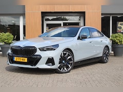 BMW 5-serie - 550e XDrive M-Sport Pano-B&W-Virtueel-M5 Uitlaat Systeem