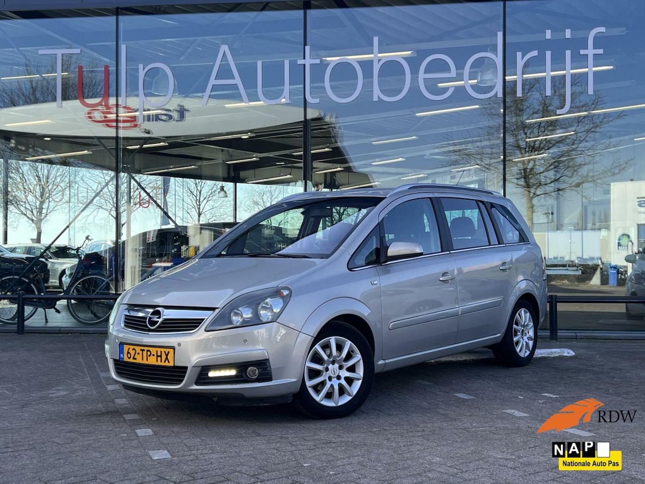 Opel Zafira - 1.8 Cosmo 7-Zits Clima Cruise Trekhaak Mooi! NAP - AutoWereld.nl