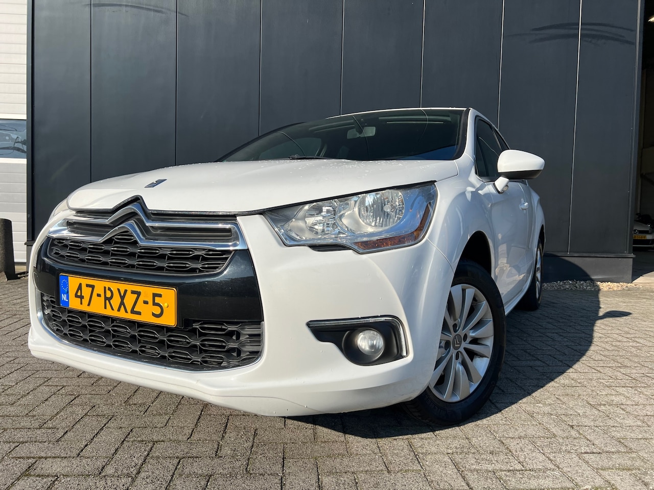 Citroën DS4 - 1.6 VTi Chic '11 APPLECARPLAY/AIRCO/LMV - AutoWereld.nl