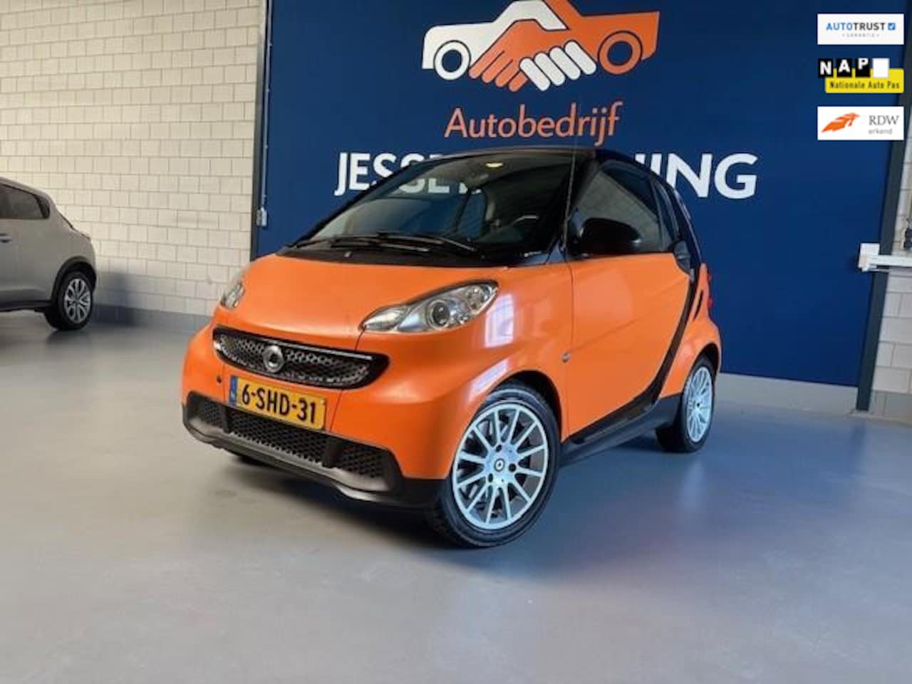 Smart Fortwo coupé - 1.0 mhd Pure Automaat,bj.2013,kleur:oranje,airco,sportvelgen,APK tot 12/2025 en NAP met 70 - AutoWereld.nl