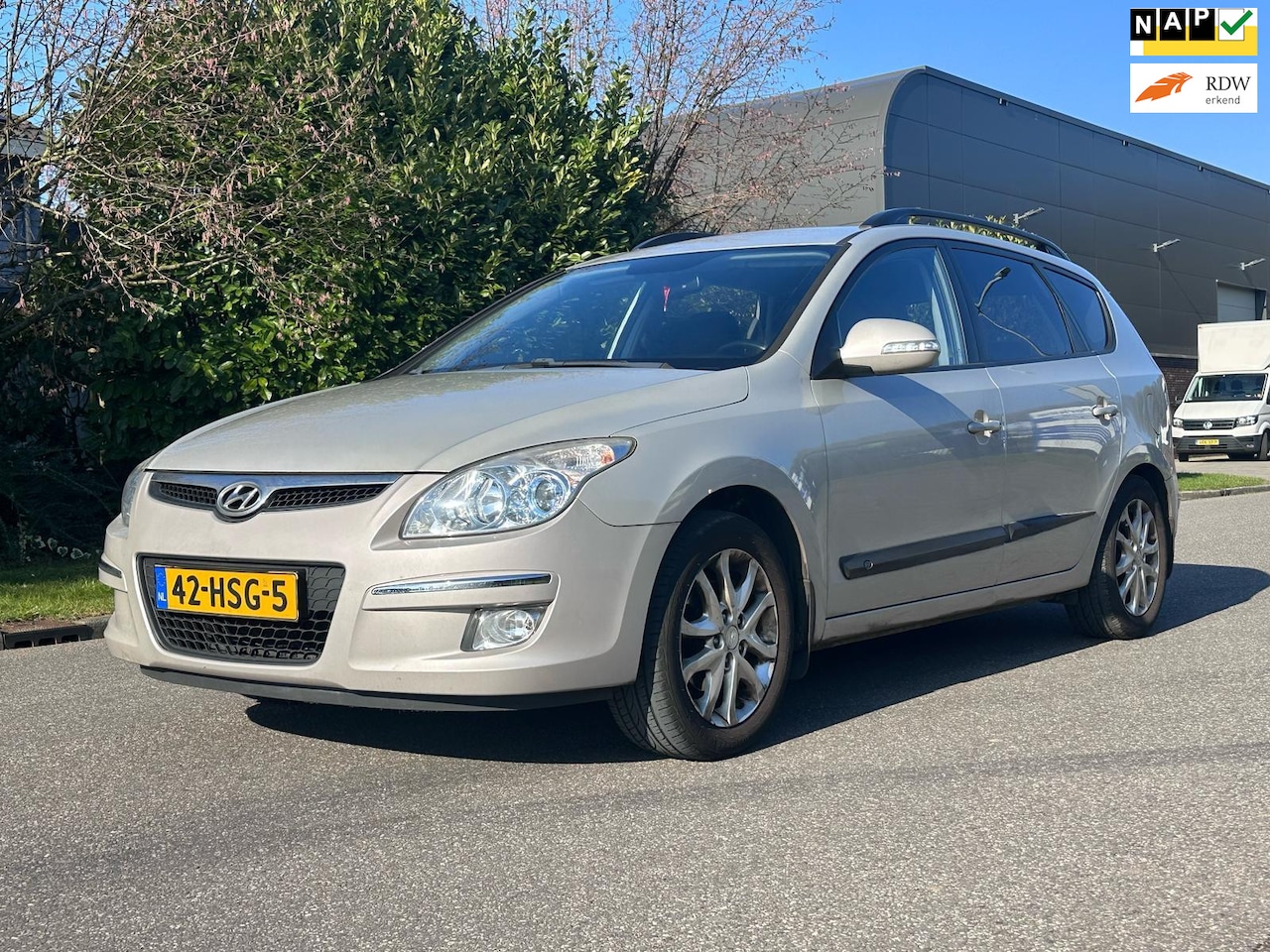 Hyundai i30 CW - 1.6i Style Airco*Trekhaak*NAP*Parkeersensoren*2e eigenaar* - AutoWereld.nl