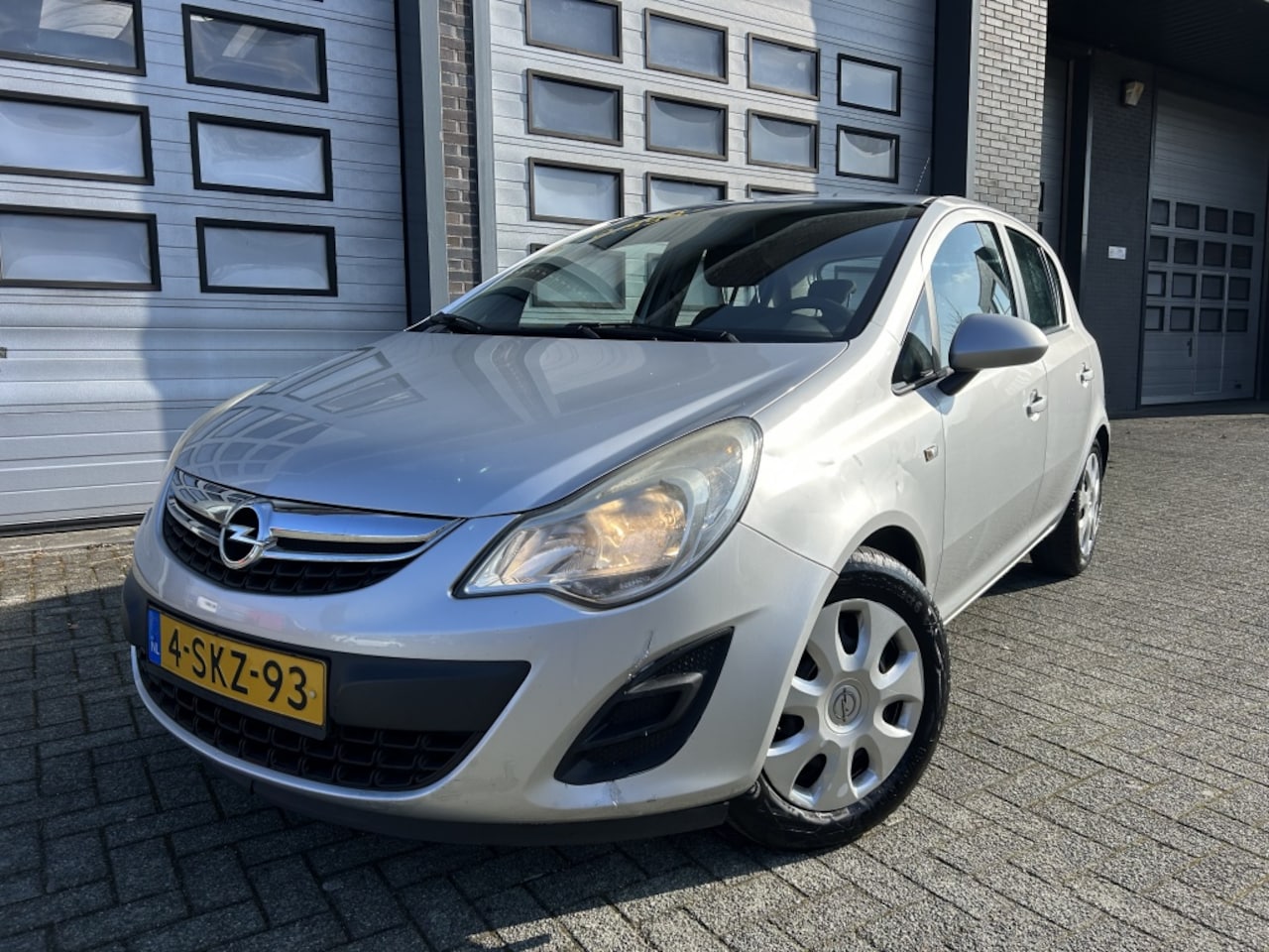 Opel Corsa - 1.2 5DRS Edition Airco*CruiseC. Rijdt top! ✅ - AutoWereld.nl