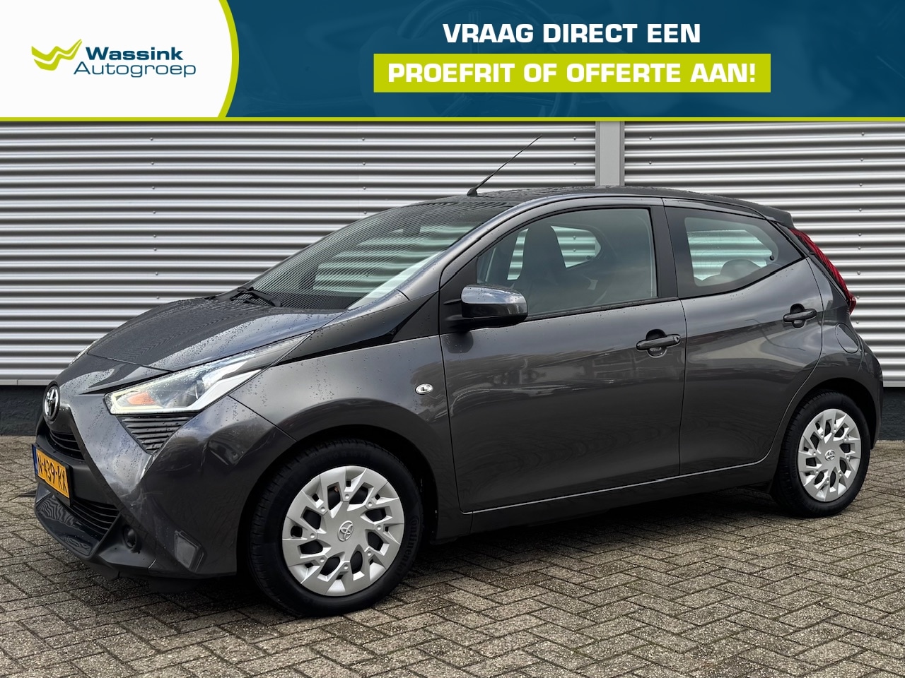 Toyota Aygo - 1.0 72pk 5drs X-play | Airconditioning | Navigatie by app | Achteruitrij-camera | Speedlim - AutoWereld.nl