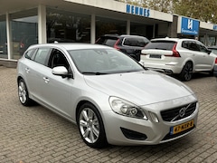 Volvo V60 - 2.0T 203pk Momentum Driver Support Leder