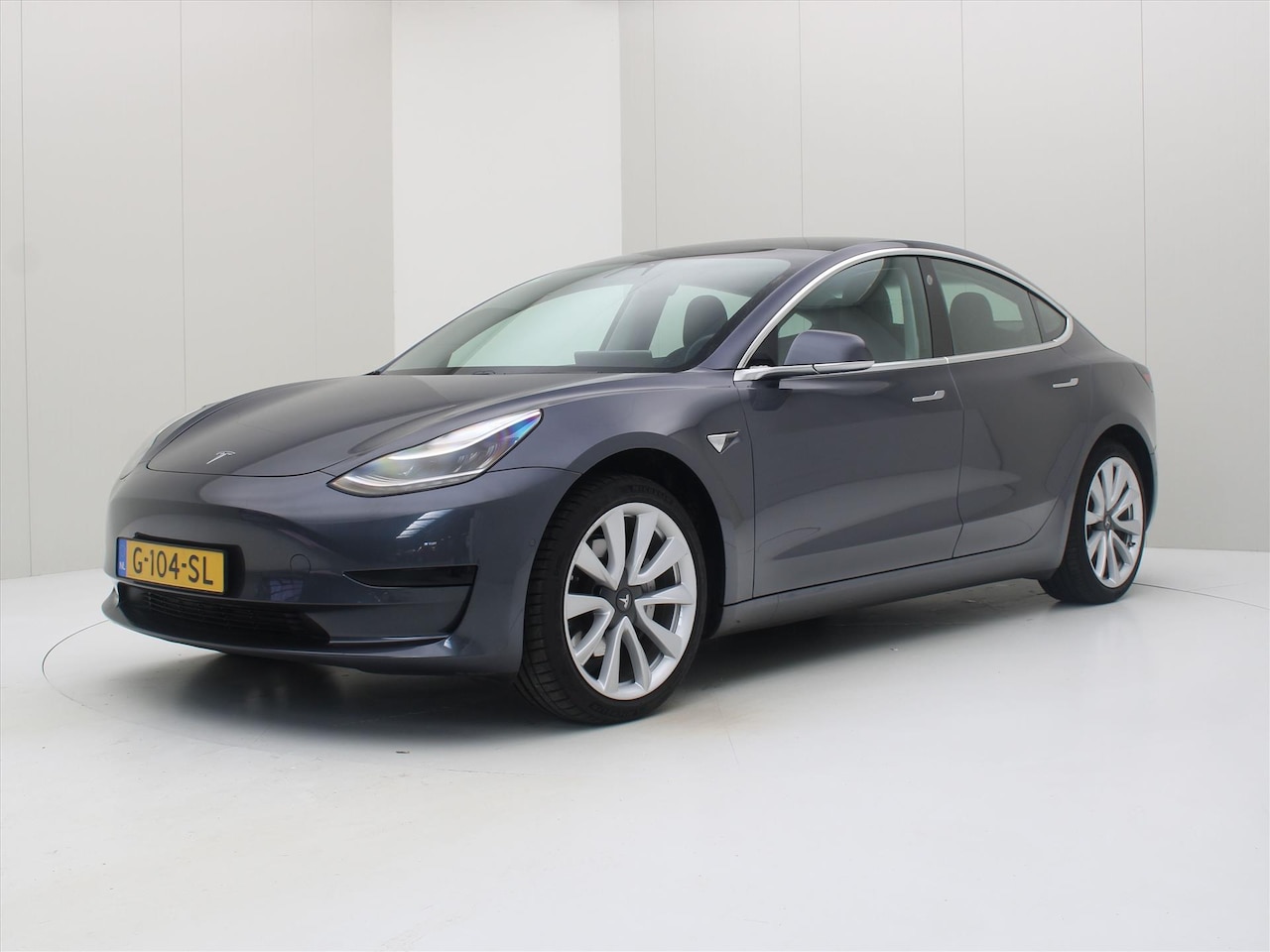 Tesla Model 3 - Standard RWD Plus [ TREKHAAK+AUTOPILOT+19+PREMIUM AUDIO ] - AutoWereld.nl