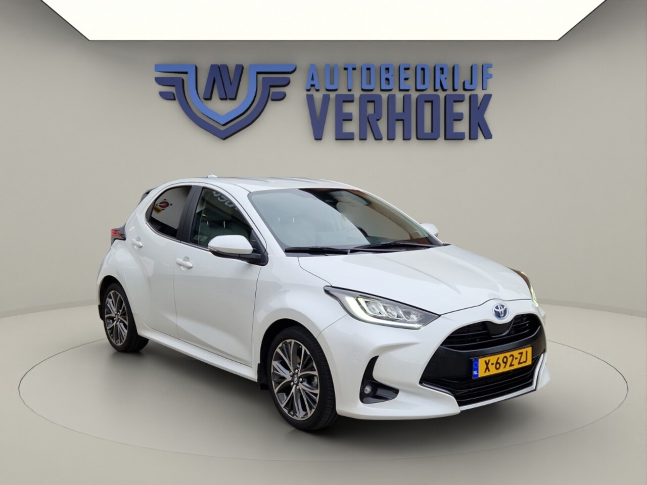 Toyota Yaris - 1.5 Hybrid Executive Carplay - Camera - Half Leer - AutoWereld.nl