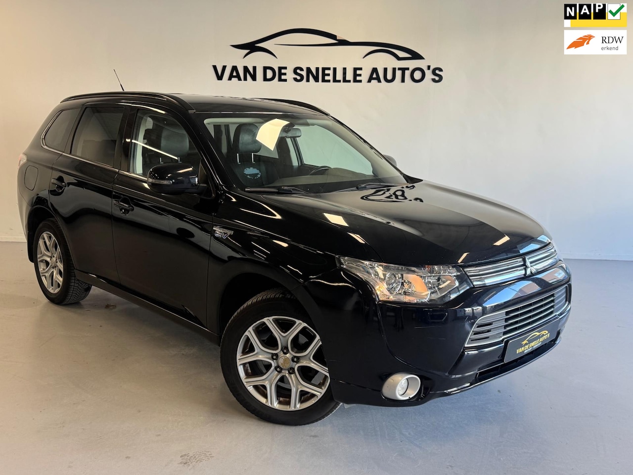 Mitsubishi Outlander - 2.0 PHEV Executive Edition CAMERA/STOELVERW/STOELKLNG/CLIMA - AutoWereld.nl