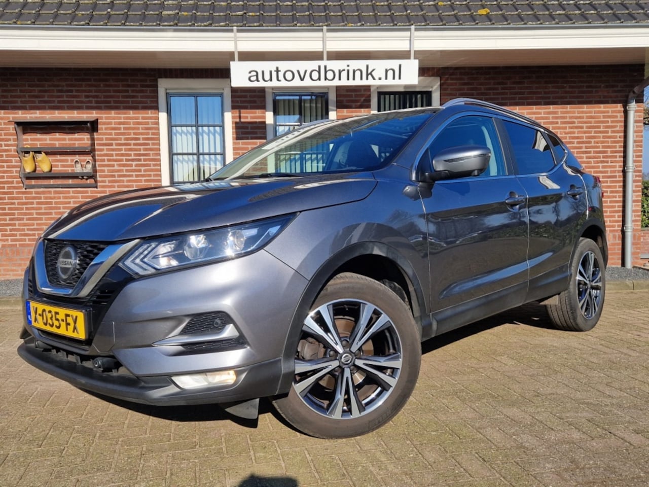 Nissan Qashqai - 1.3 DIG-T Bus. Ed. CAMERA RONDOM / APPLE CARPLAY / PANORAMADAK - AutoWereld.nl