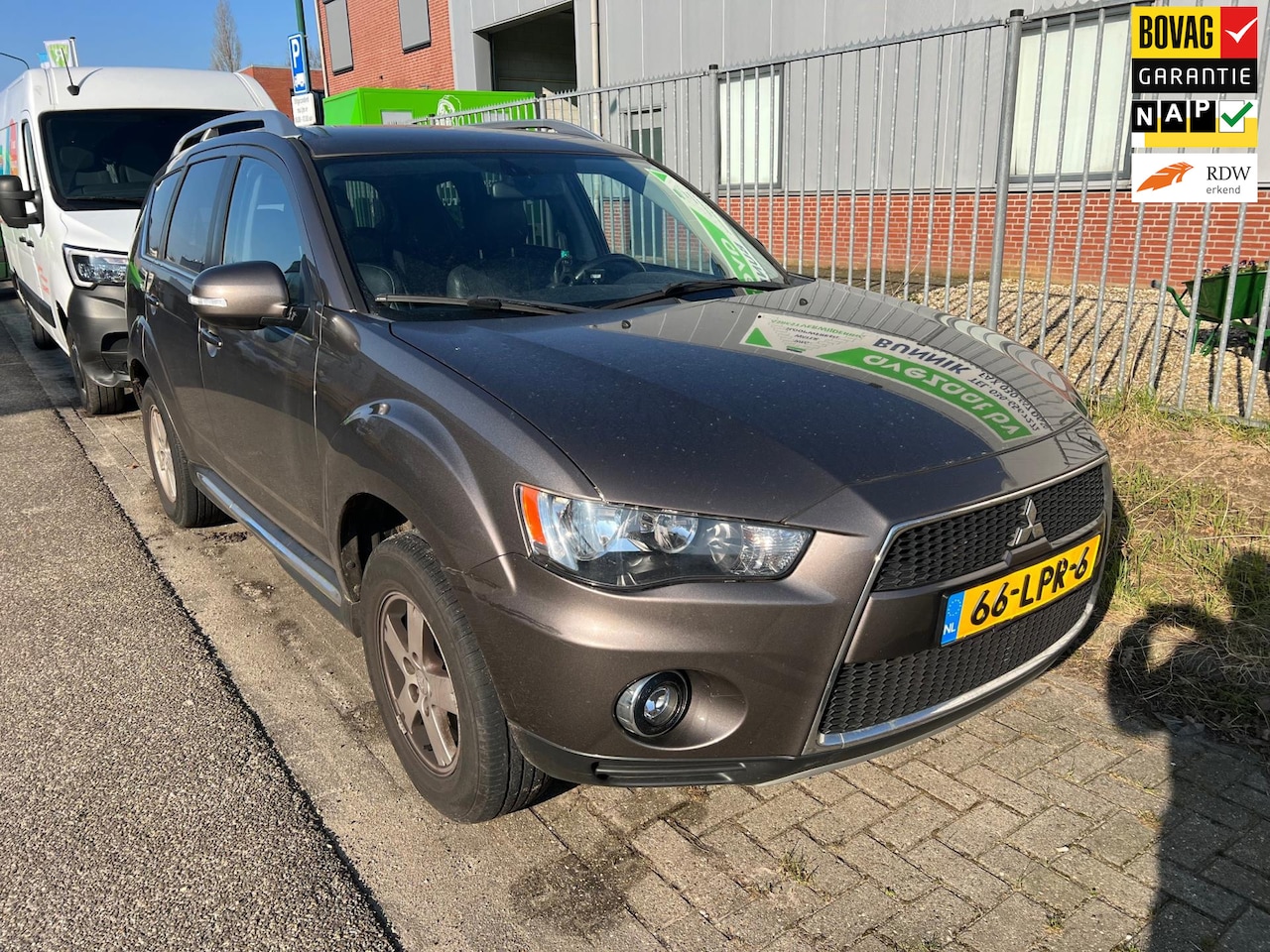 Mitsubishi Outlander - 2.0 Intro Edition Automaat mooie en goed onderhouden auto met defect aan de motor - AutoWereld.nl