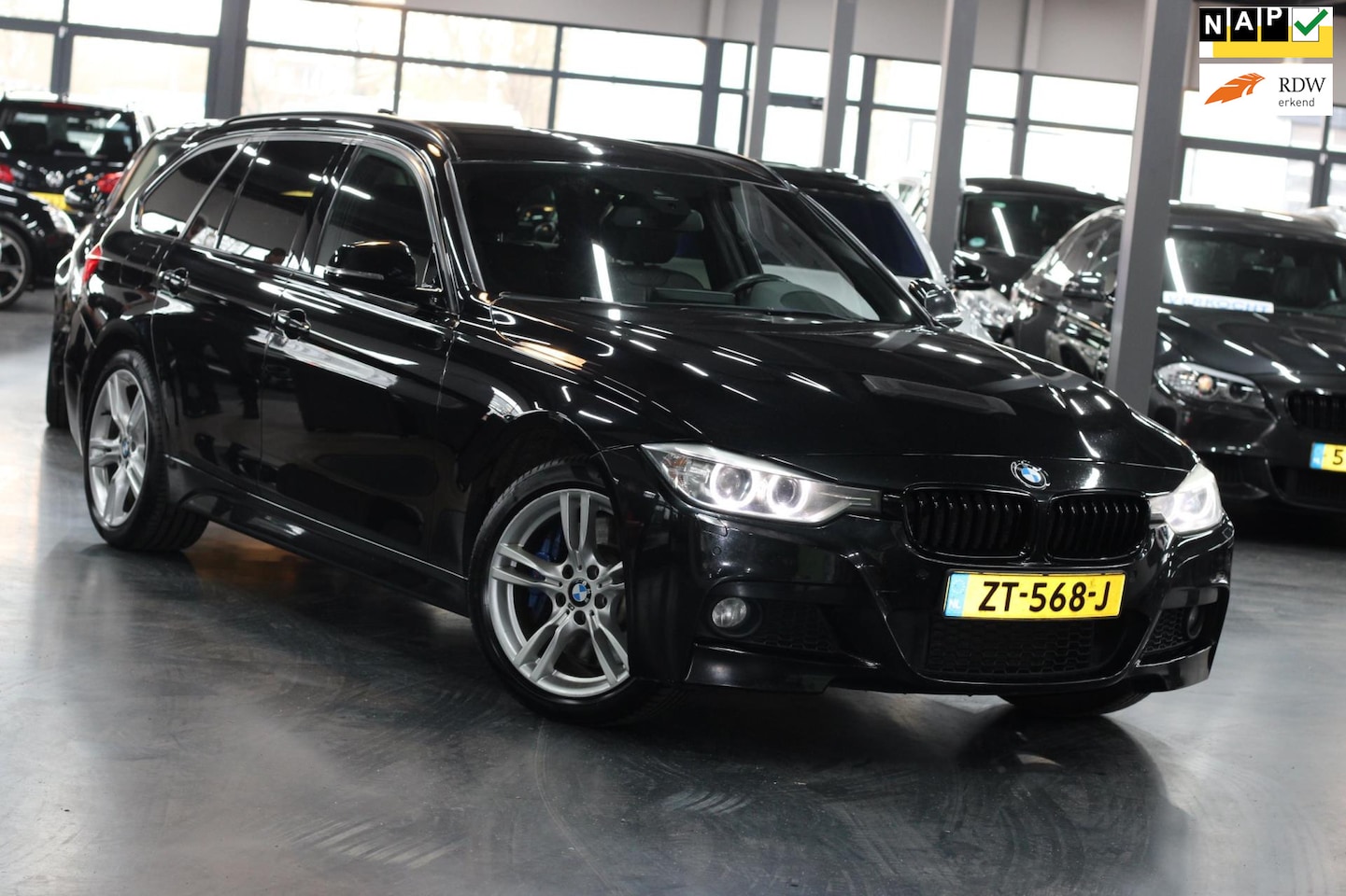 BMW 3-serie Touring - 330D xDrive |M-Pakket|Xenon|Leer| - AutoWereld.nl