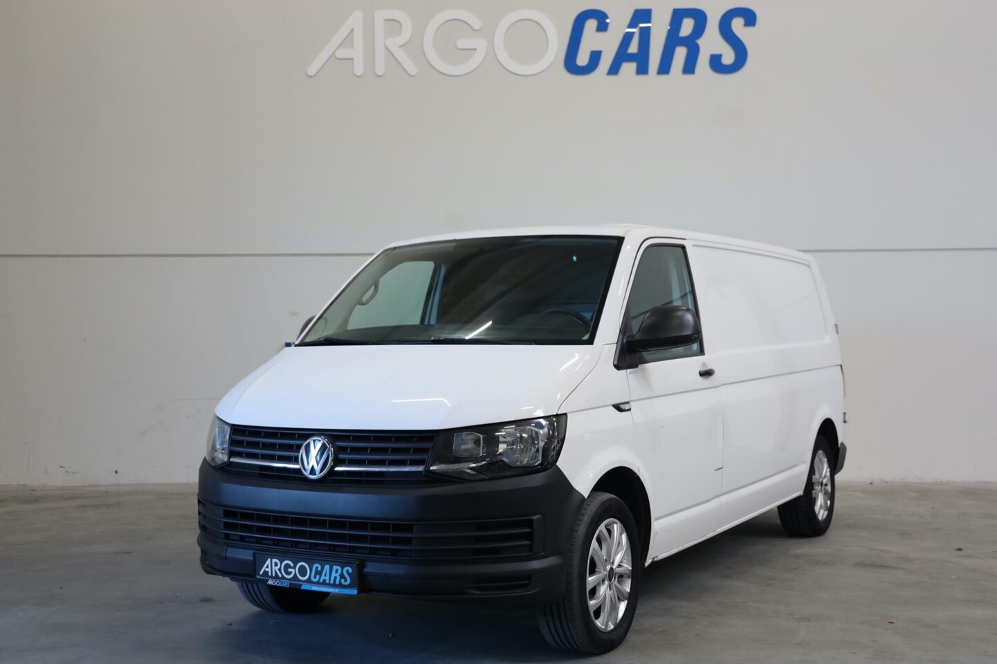 Volkswagen Transporter - 2.0 TDI L2/H2 NAVI EURO6 AIRCO 102PK NAP CRUISE CONTROL INRUIL MOGELIJK lease v/a €99,- p. - AutoWereld.nl