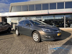 Opel Astra Sports Tourer - 1.4 Turbo Blitz, navi, airco, cruise, PDC, trekhaak, NL-auto