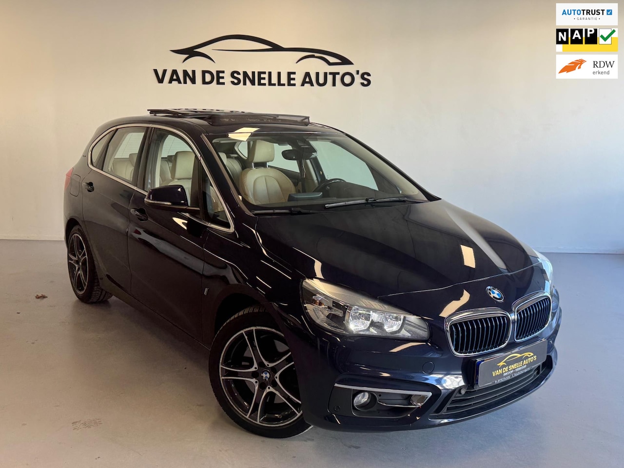 BMW 2-serie Active Tourer - 225xe iPerformance Centennial High Executive PANO/CLIMA/STOELVERW - AutoWereld.nl