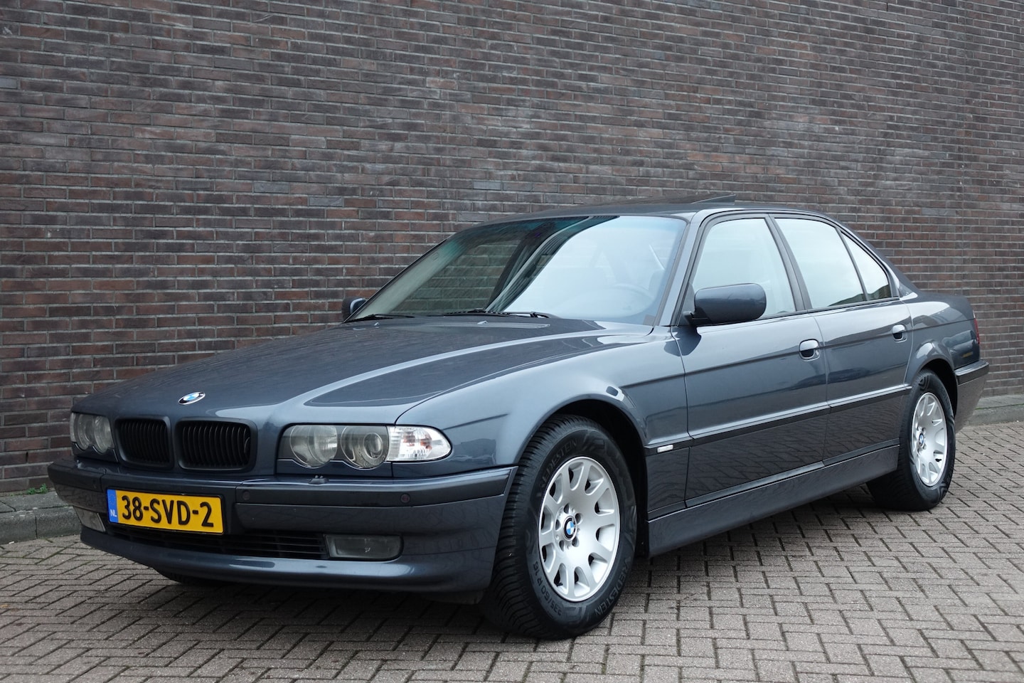 BMW 7-serie - 735i Executive 735i Executive, YOUNGTIMER, schuif/kanteldak, topstaat! All seasons Alle opties - AutoWereld.nl